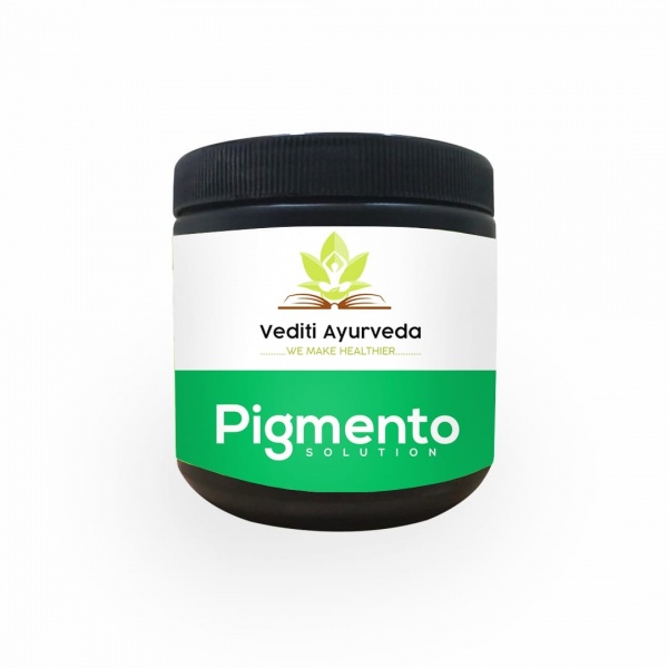 A bottle of Pigmento Solution, a powerful and natural remedy for pigmentation and melasma.